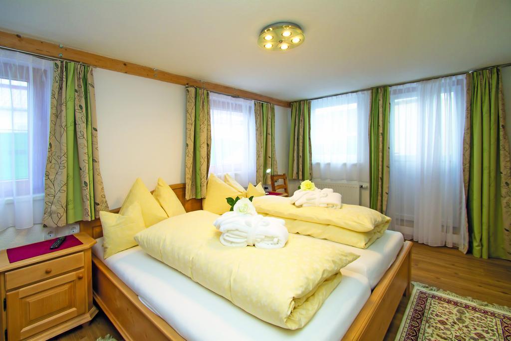 Gertis Ferienwohnung Hochfilzen Phòng bức ảnh