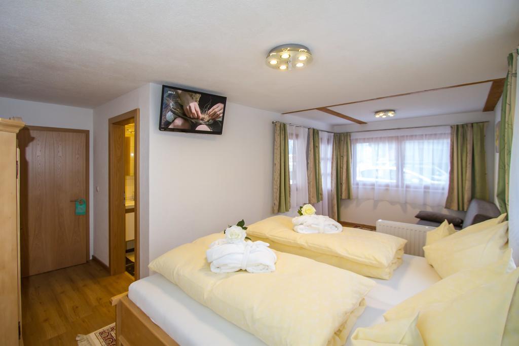 Gertis Ferienwohnung Hochfilzen Phòng bức ảnh