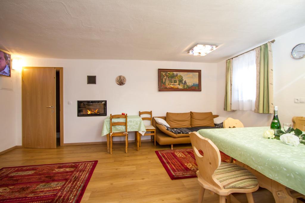 Gertis Ferienwohnung Hochfilzen Phòng bức ảnh